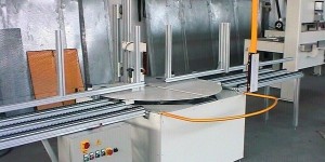 <p style="text-align: center;"><span style="color: #267fb0;">Macchine Speciali per l'Automazione industriale</span></p> 10 Taglierina orientabile